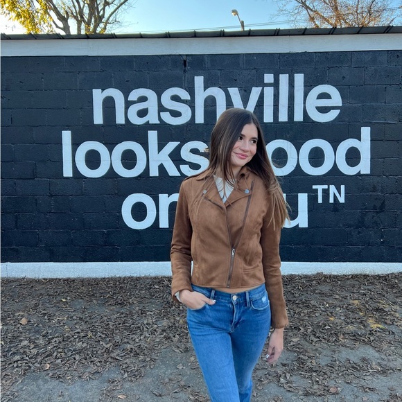 Meet your Posher, Zoë - Picture 4 of 4